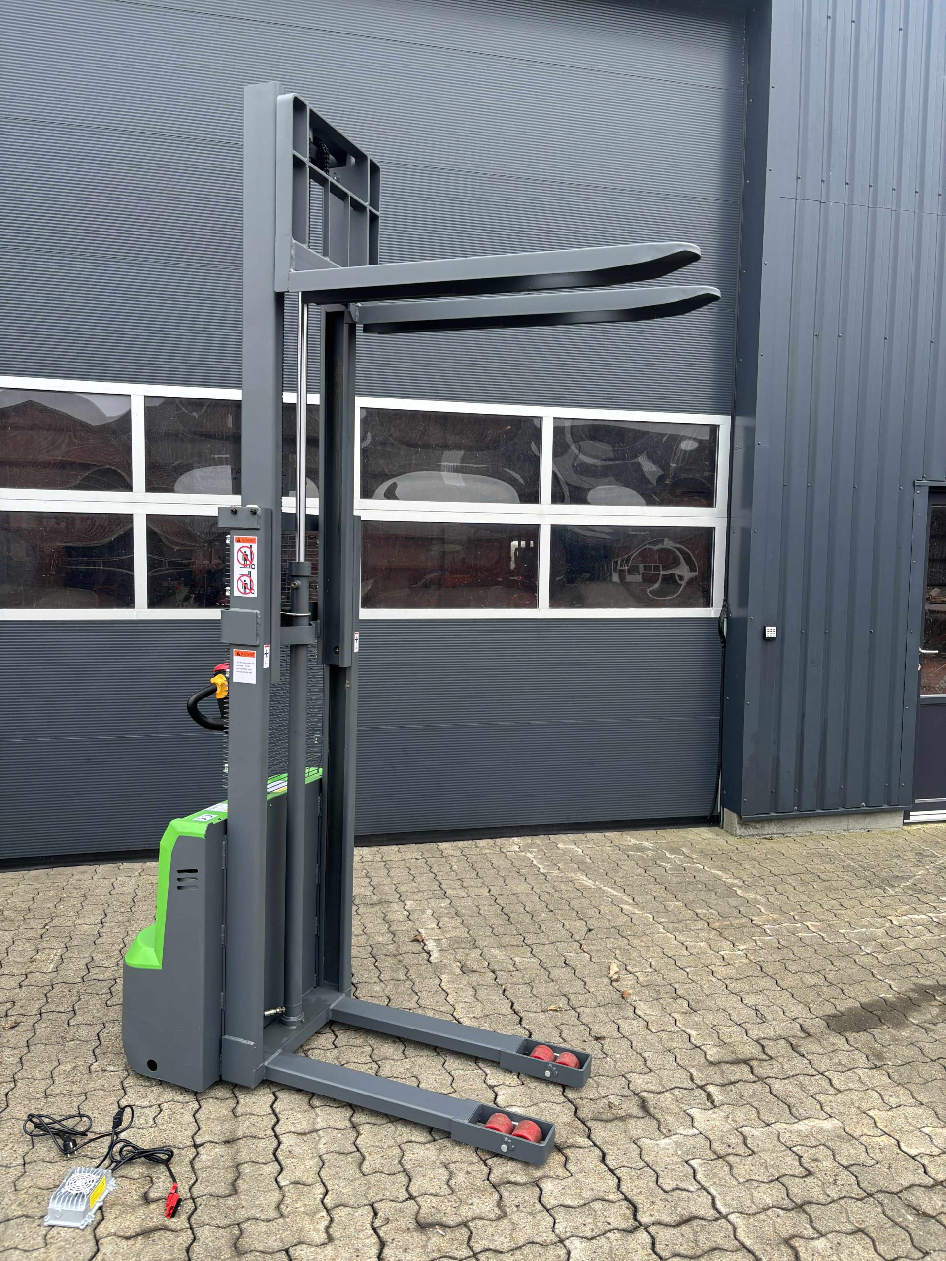 Osaka/ Hangcha El stabler 1200kg